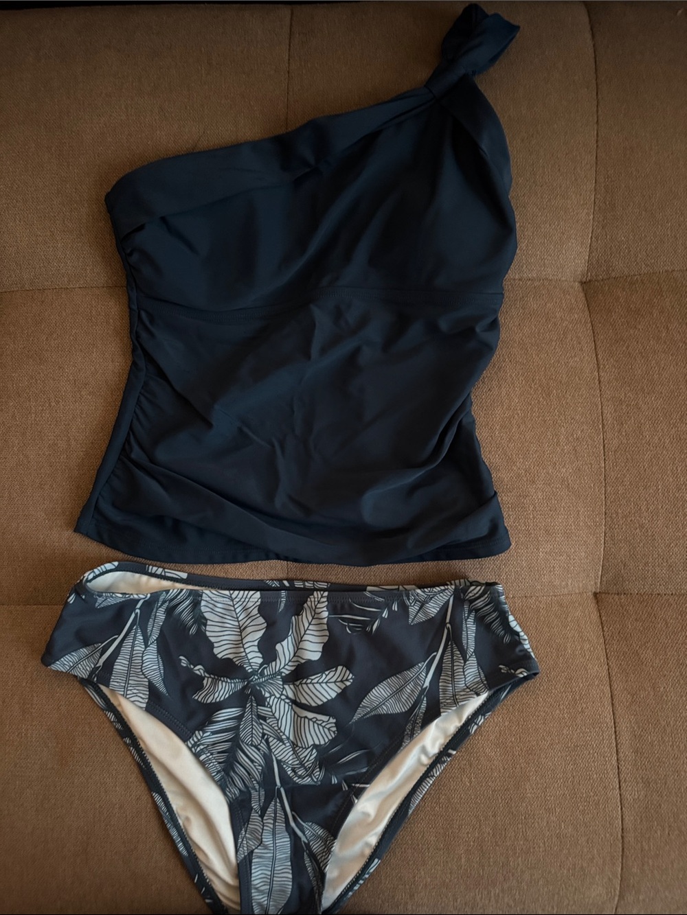 Cupshe One-Shoulder Navy Tankini Top with Navy and White Leaf-Print Bottom